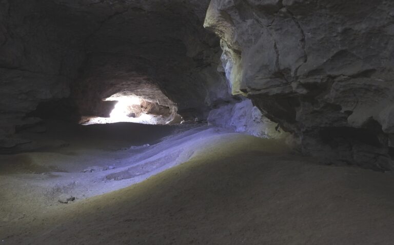 Grotta preistorica del Vecchiuzzo a Petralia Sottana