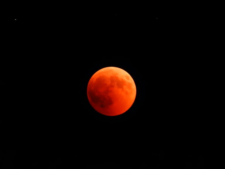 21 gennaio  – Eclissi totale di luna piena di notte ed alba a Monte Ferro. Evento unico nel 2019