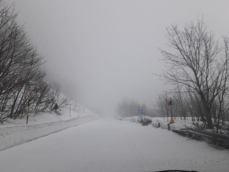 12 marzo. Nevica sulle Madonie. A Piano Battaglia temperatura sotto lo zero